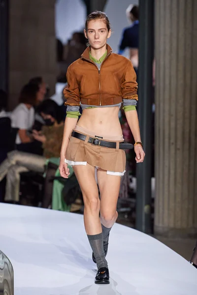 Look 38